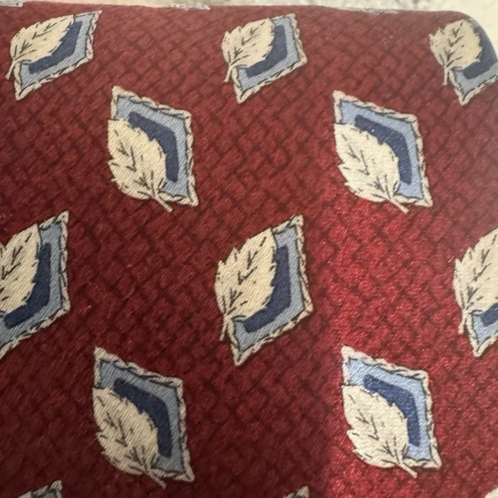 John W. Nordstrom Signature Collection w/Geometric Floral Print Silk Tie - EUC